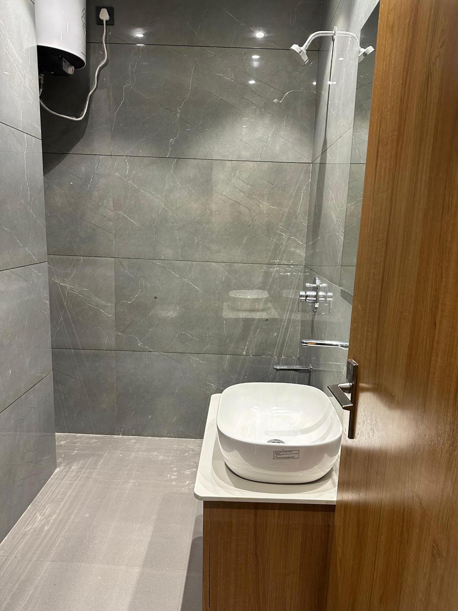 Hotel Sky Way Inn Hisar Экстерьер фото