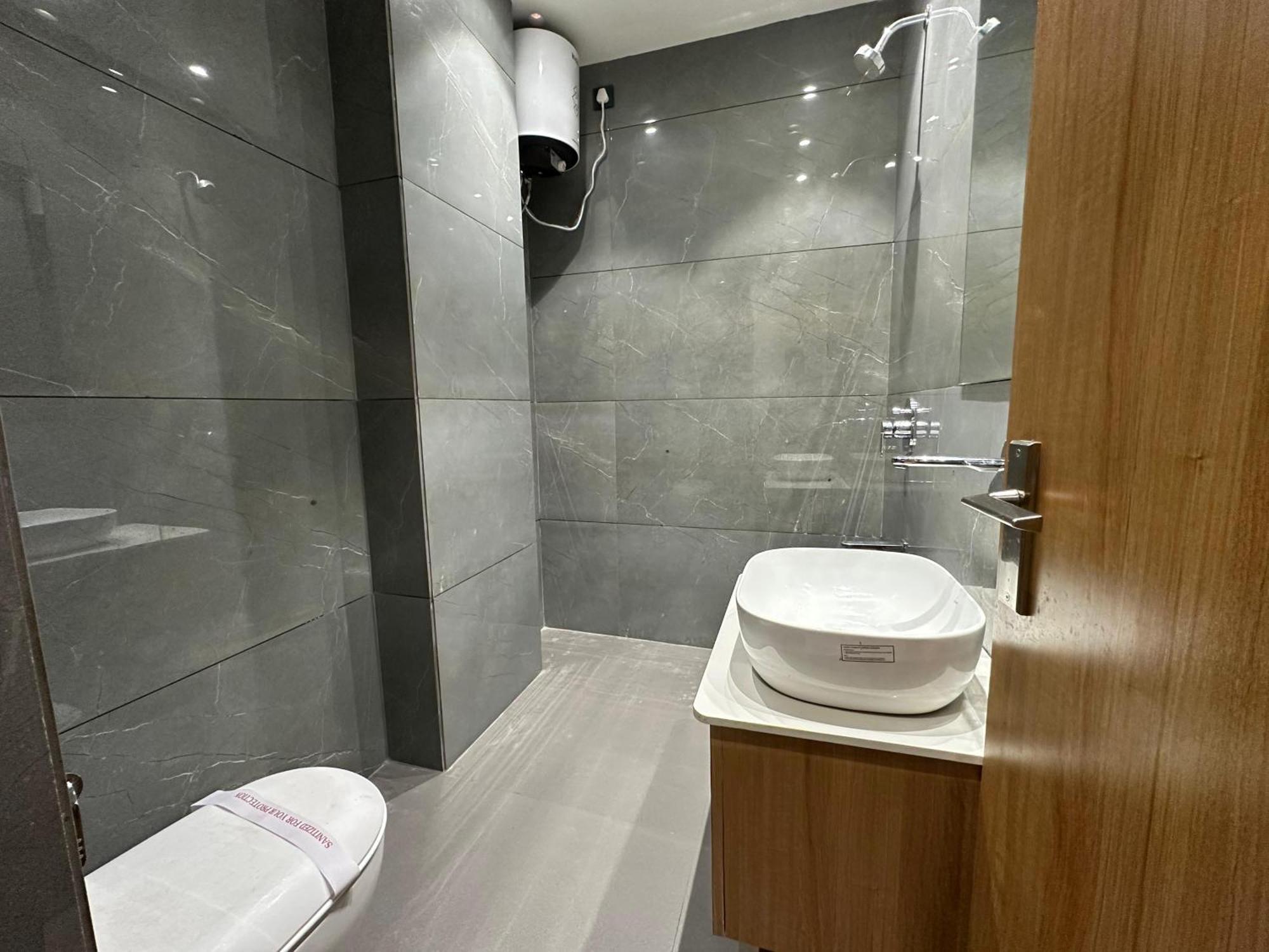 Hotel Sky Way Inn Hisar Экстерьер фото